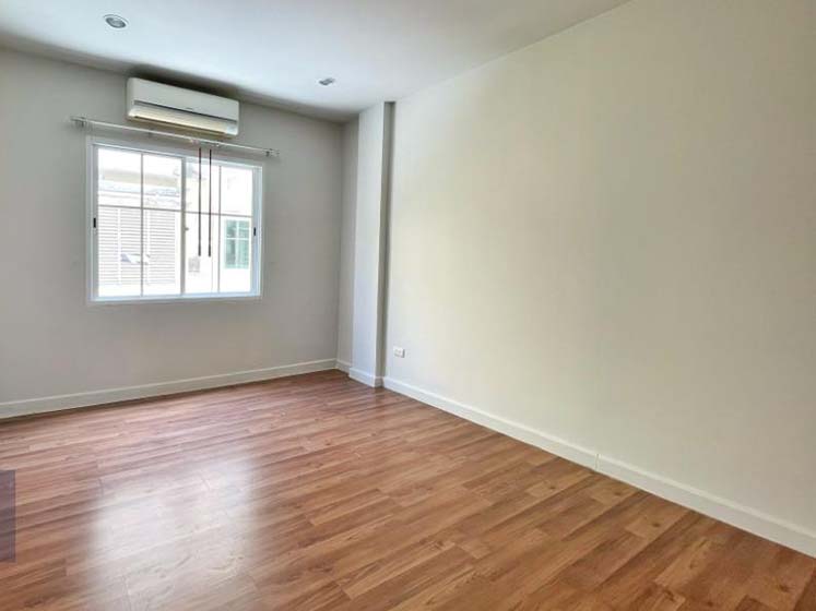Townhouse in Rama 9 